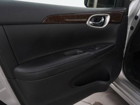 Used 2015 Nissan Sentra SL w/ SL Premium Package image 23