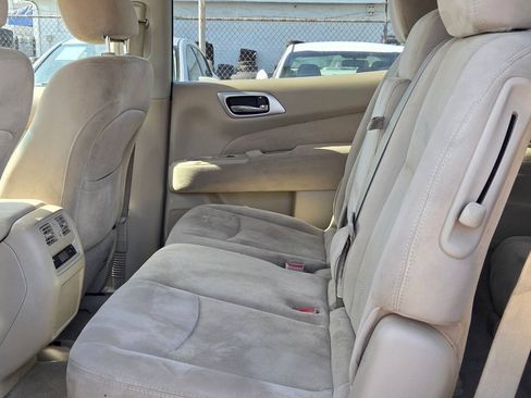 Used 2015 Nissan Pathfinder SV w/ Trailer Tow Package FWD image 33