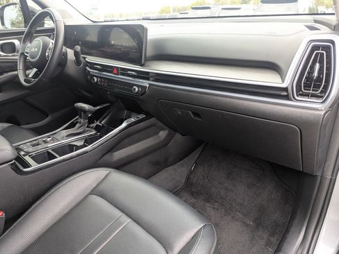 Certified 2024 Kia Sorento SX image 10