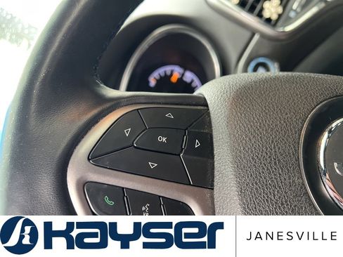 Used 2018 Jeep Grand Cherokee Laredo image 9