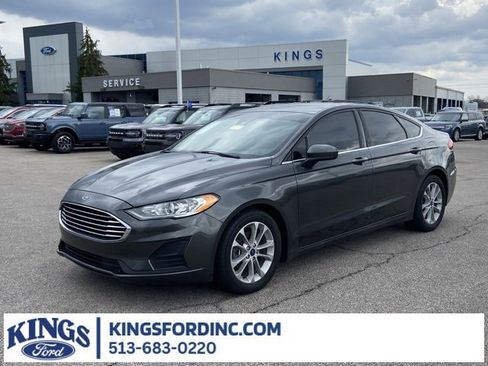 Used 2020 Ford Fusion SE image 1