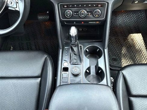 Used 2018 Volkswagen Atlas SE image 15