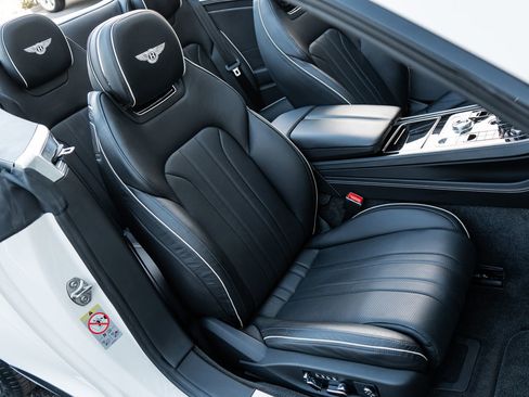 Used 2022 Bentley Continental GT image 35
