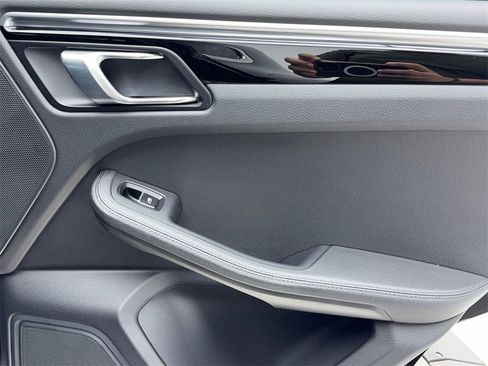 Used 2021 Porsche Macan S image 53