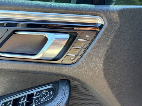 Used 2018 Porsche Macan AWD/4WD image 42