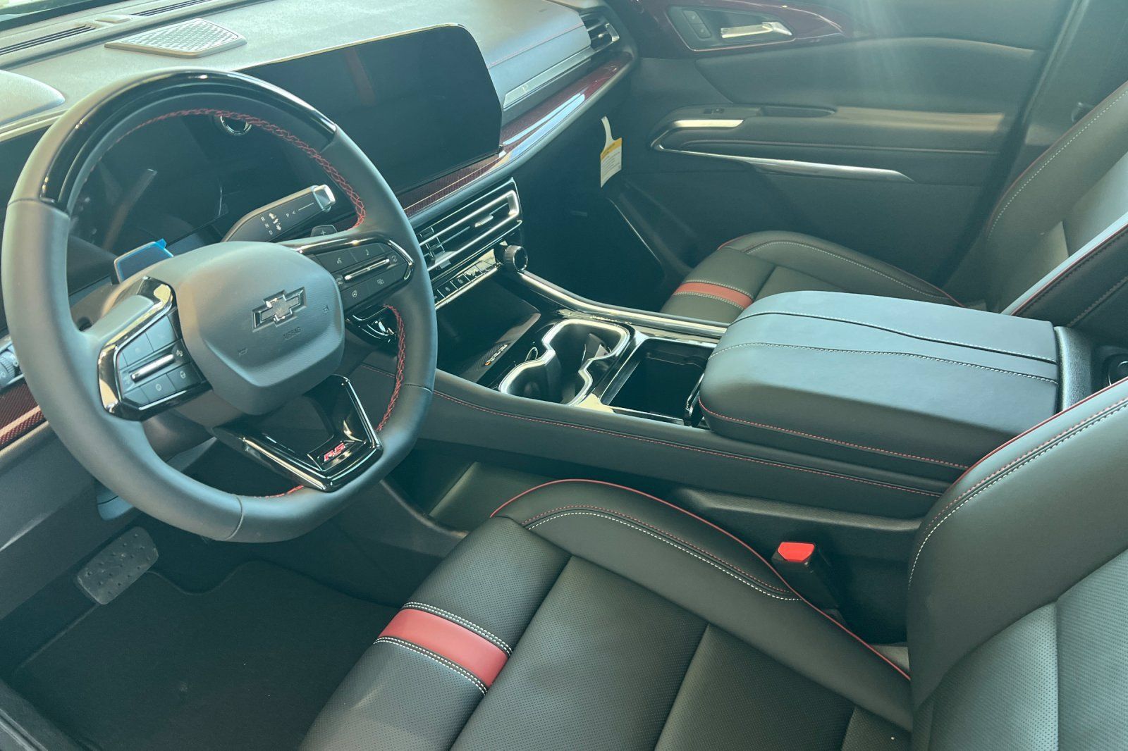 New 2027 Chevrolet Traverse RS AWD/4WD image 7