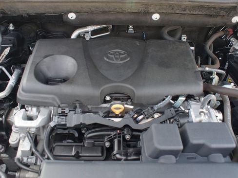 Used 2022 Toyota RAV4 XLE Premium FWD image 27