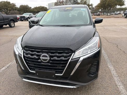 Used 2024 Nissan Kicks S image 2
