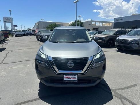 Used 2023 Nissan Rogue SV FWD image 4