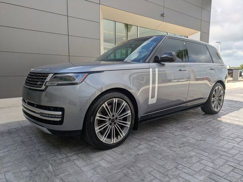 Used 2026 Land Rover Range Rover Long Wheelbase Autobiography AWD/4WD image 9