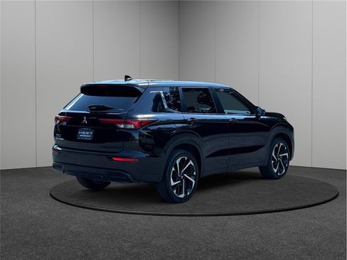 Used 2022 Mitsubishi Outlander ES image 9