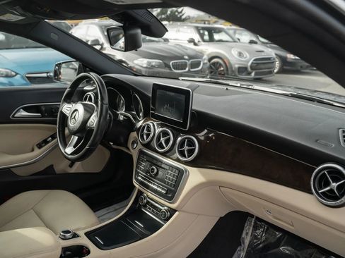 Used 2015 Mercedes-Benz CLA 250 image 13