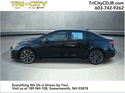 Used 2022 Toyota Corolla SE image 2