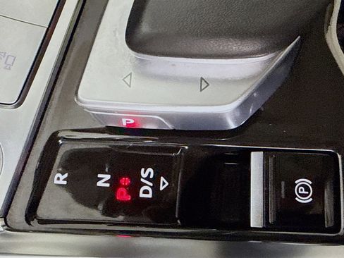 Used 2024 Audi Q8 e-tron Premium Plus w/ Premium Plus Package image 20