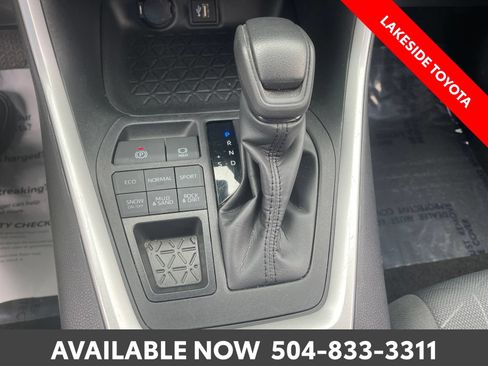 Used 2024 Toyota RAV4 XLE AWD/4WD image 30