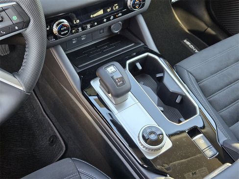 New 2025 Mitsubishi Outlander SE image 15