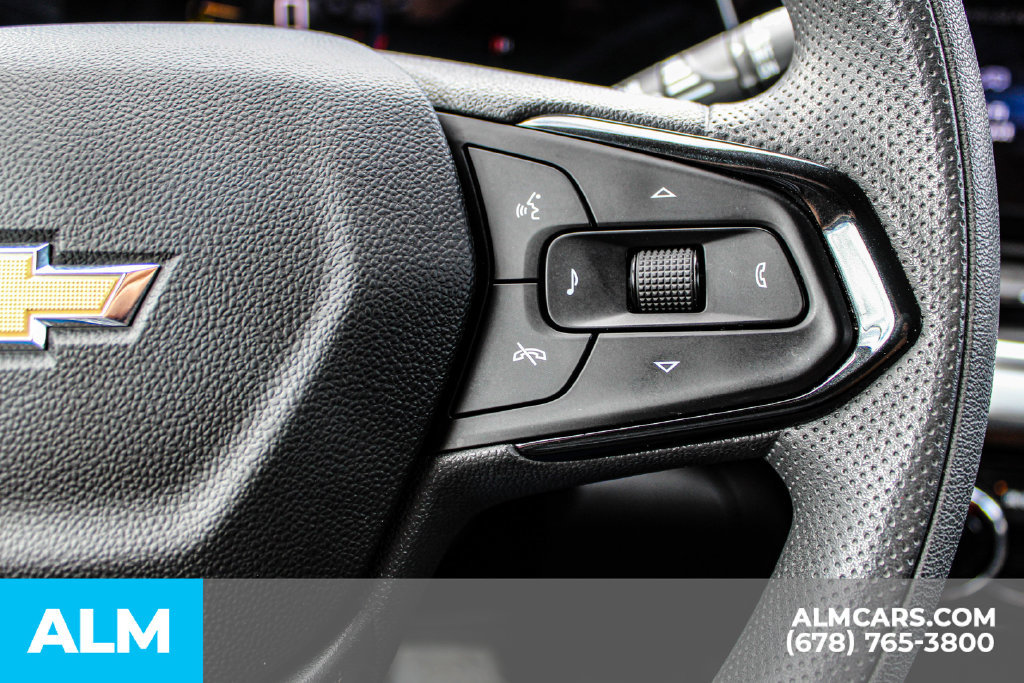 Used 2025 Chevrolet Trax LT FWD image 27