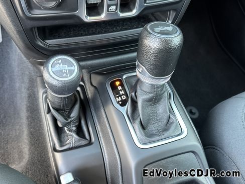 Used 2022 Jeep Wrangler Unlimited Sport S image 36