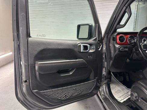 Used 2022 Jeep Gladiator Rubicon w/ Safety Group AWD/4WD image 18