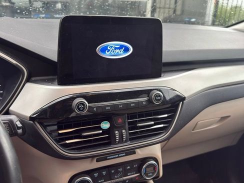 Certified 2021 Ford Escape SEL FWD image 12