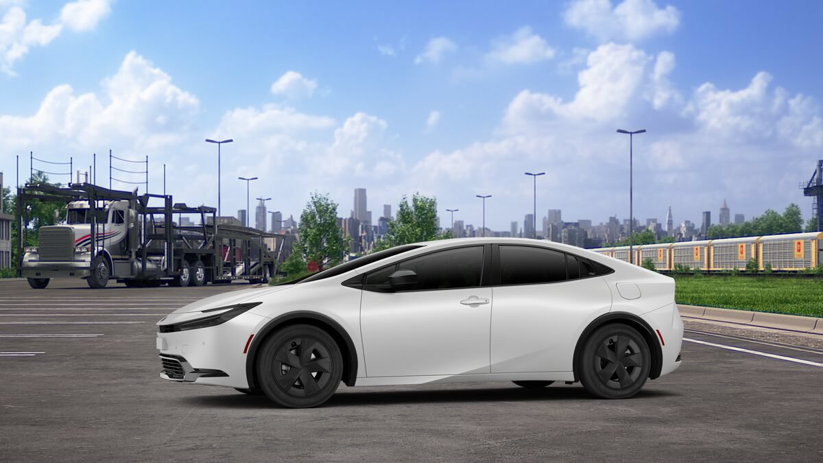 New 2027 Toyota Prius LE FWD image 3