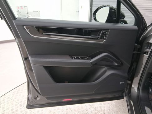 New 2026 Porsche Cayenne Coupe image 19