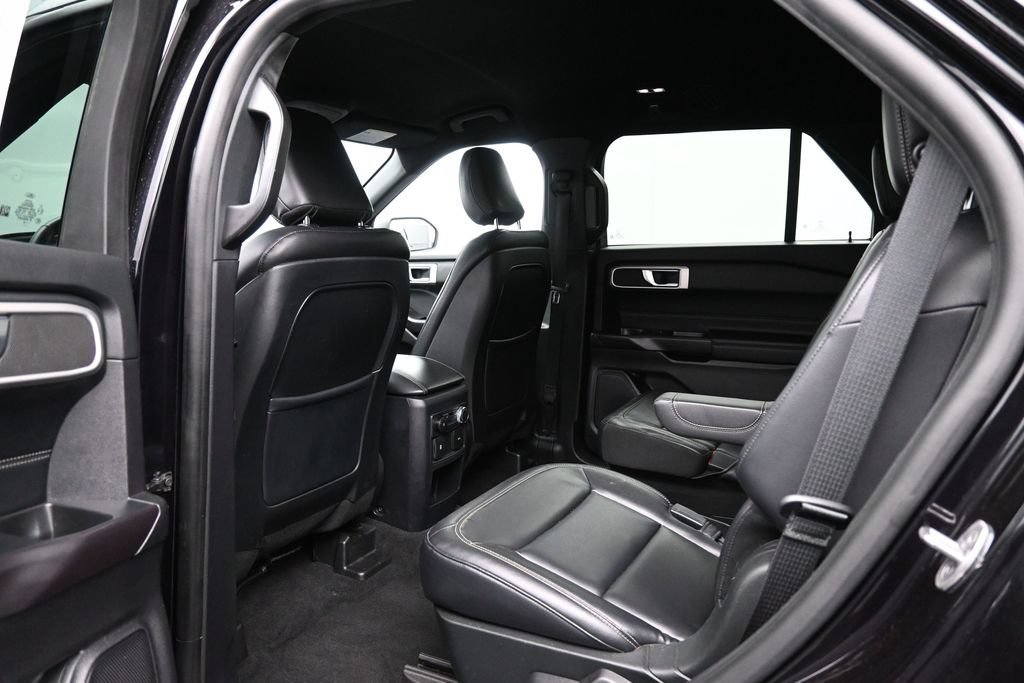 Used 2020 Ford Explorer XLT w/ Equipment Group 202A AWD/4WD image 25