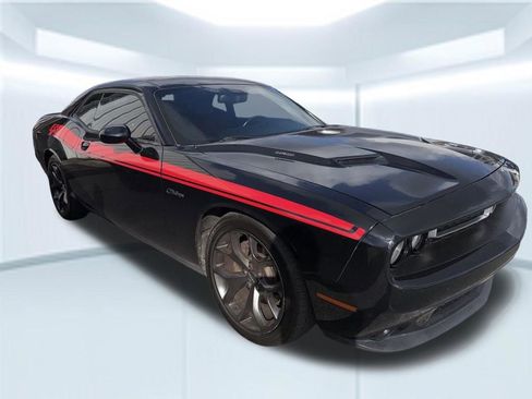 Used 2015 Dodge Challenger R/T Plus RWD image 6