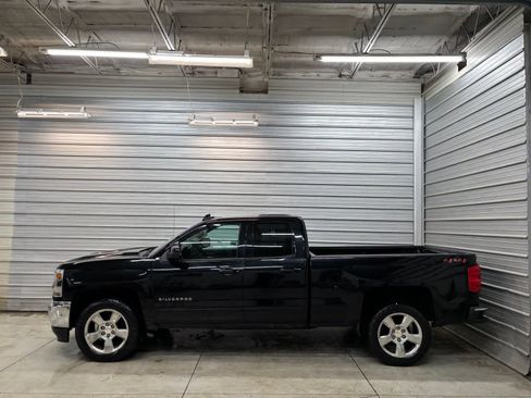 Used 2018 Chevrolet Silverado 1500 LT w/ All Star Edition AWD/4WD image 10