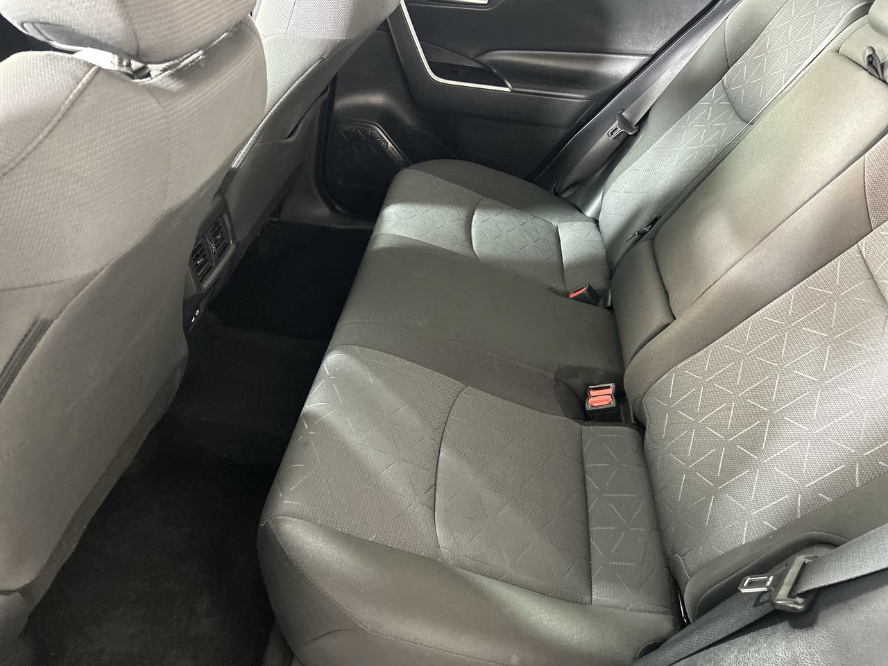 Used 2025 Toyota RAV4 XLE FWD image 24
