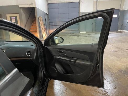 Used 2015 Chevrolet Cruze LT image 29