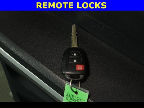 Used 2018 Toyota Tundra SR5 image 9