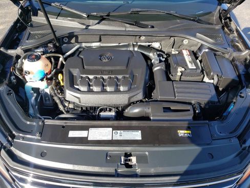 Used 2018 Volkswagen Passat 2.0T R-Line image 33