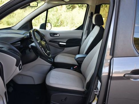 Used 2019 Ford Transit Connect XLT image 9