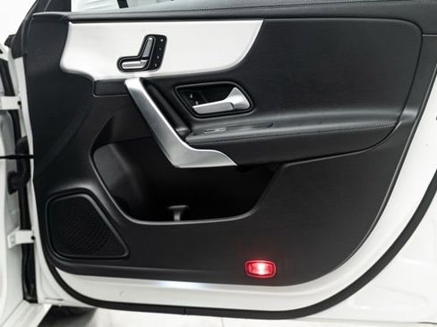 Used 2025 Mercedes-Benz CLA 250 image 31