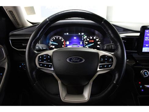 Used 2022 Ford Explorer Limited w/ Equipment Group 301A image 31