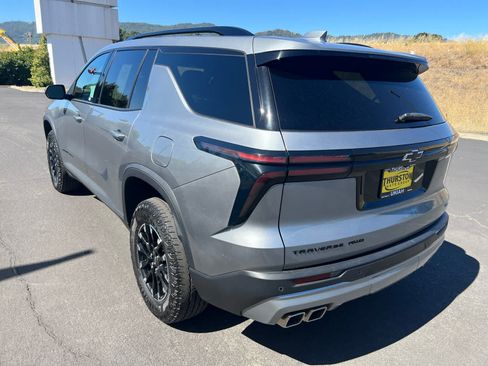 Used 2025 Chevrolet Traverse Z71 AWD/4WD image 9