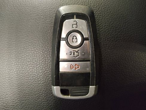 Used 2019 Ford Fusion SE w/ Equipment Group 151A image 32