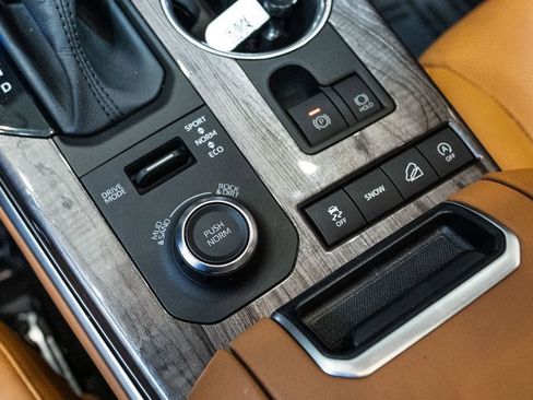 Certified 2021 Toyota Highlander Platinum image 26