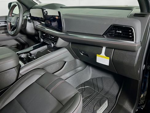 New 2026 Chevrolet Suburban RST image 31