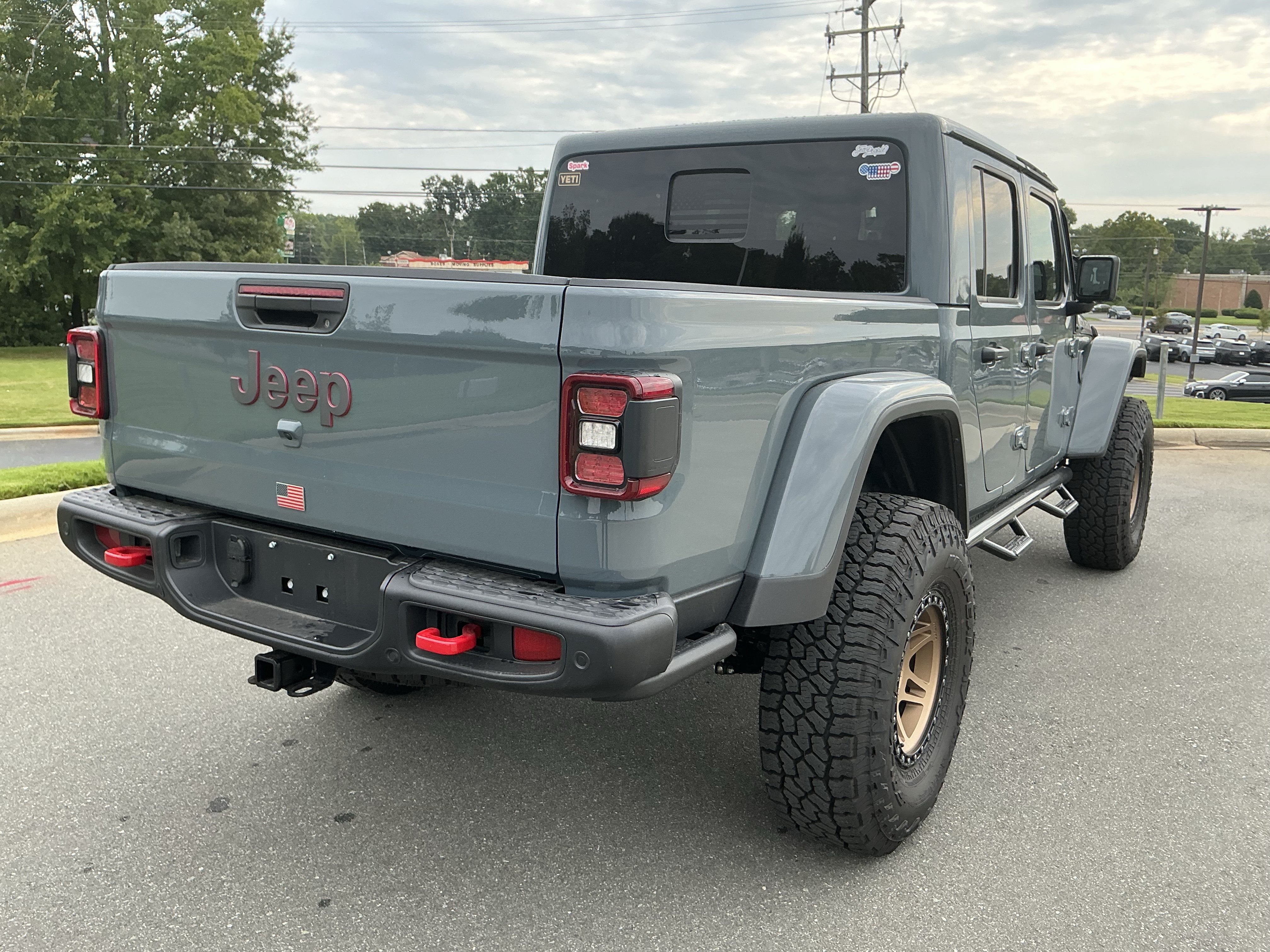 Used 2025 Jeep Gladiator Rubicon AWD/4WD image 8