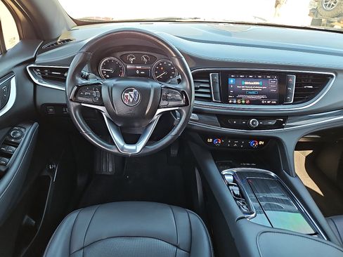 Used 2023 Buick Enclave Essence w/ Sport Touring Edition image 8