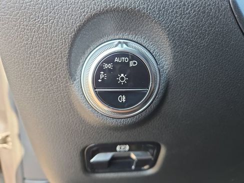 Used 2024 Mercedes-Benz C 300 4MATIC Sedan image 20