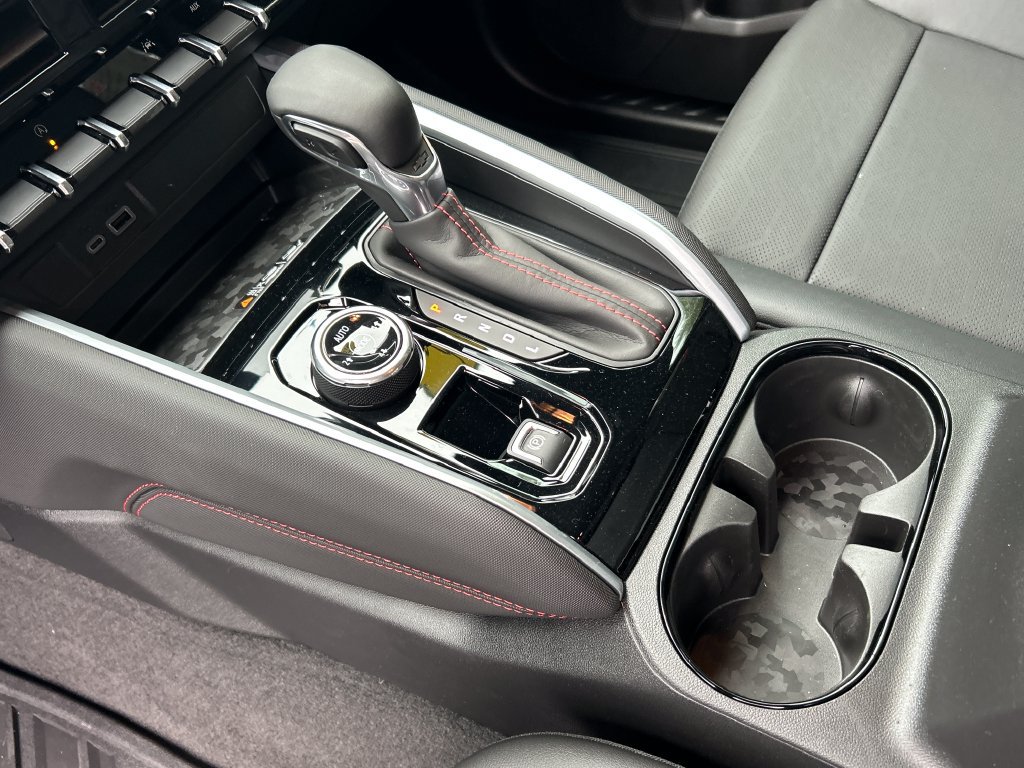 New 2026 Chevrolet Colorado Z71 w/ Midnight Edition AWD/4WD image 13
