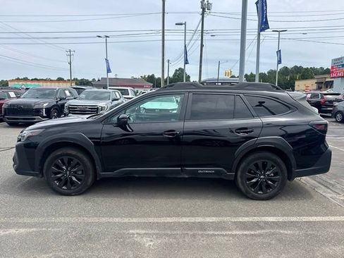 Used 2025 Subaru Outback Onyx Edition AWD/4WD image 2