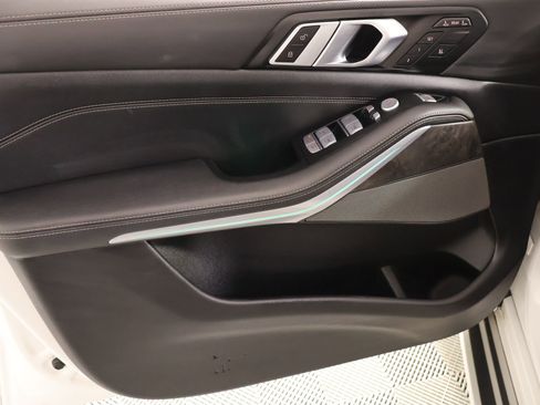 Used 2025 BMW X7 xDrive40i image 19