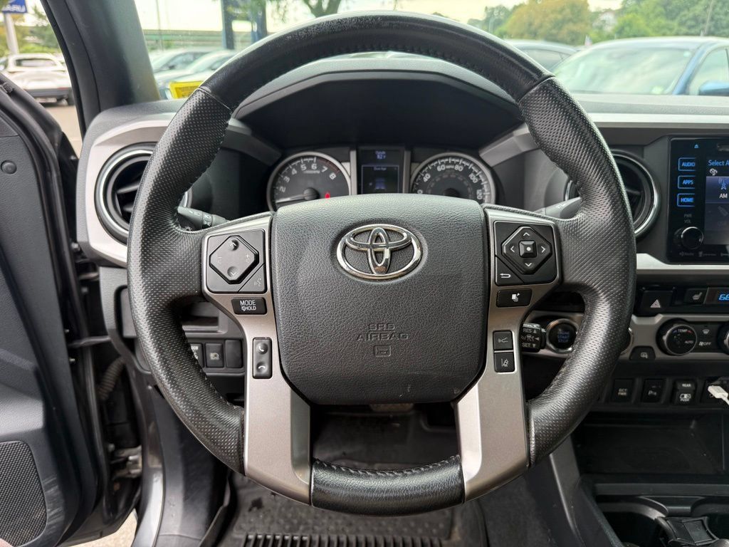 Used 2018 Toyota Tacoma Limited AWD/4WD image 12