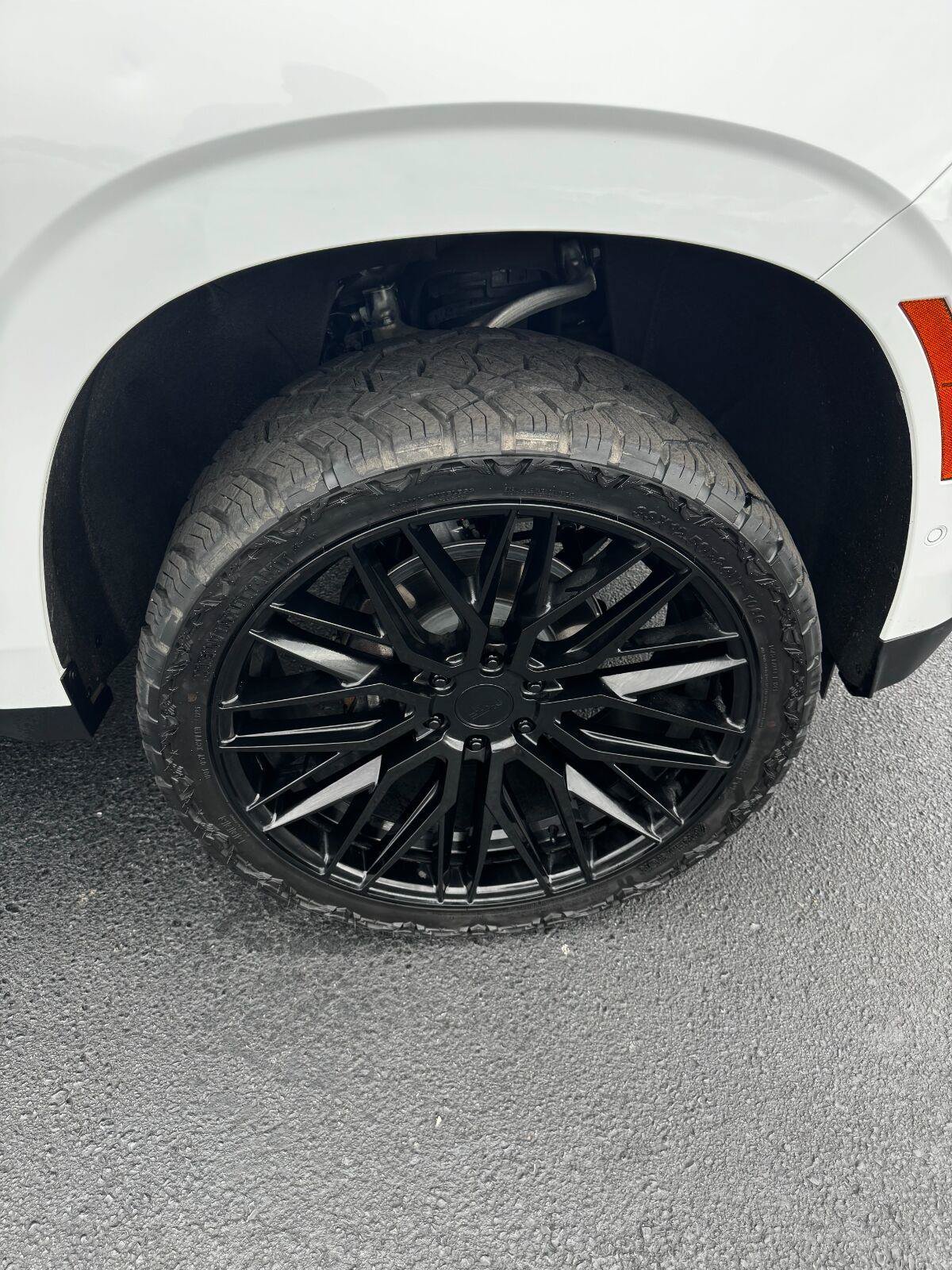 Used 2025 GMC Yukon XL Elevation w/ LPO, Floor Liner Package RWD image 14