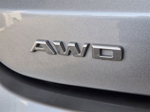 Used 2025 Cadillac XT6 Premium Luxury image 17