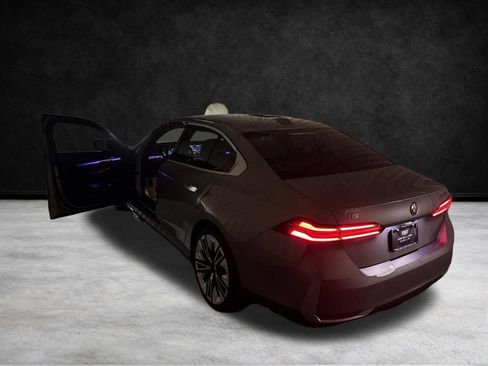 Used 2024 BMW i5 eDrive40i w/ Premium Package RWD image 39